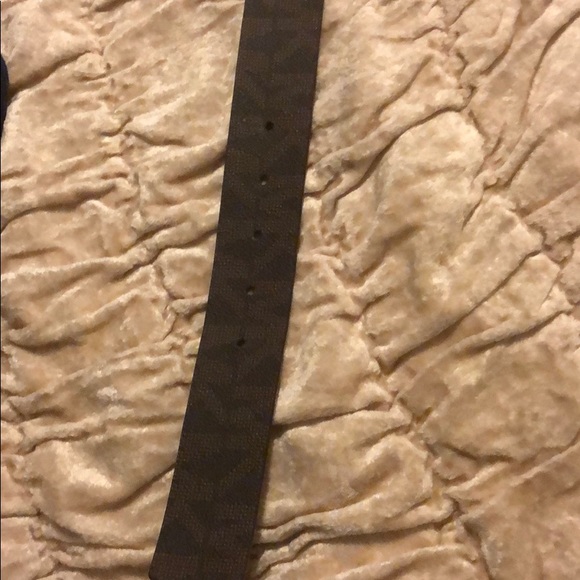 Micheal Kors belt - Picture 2 of 2